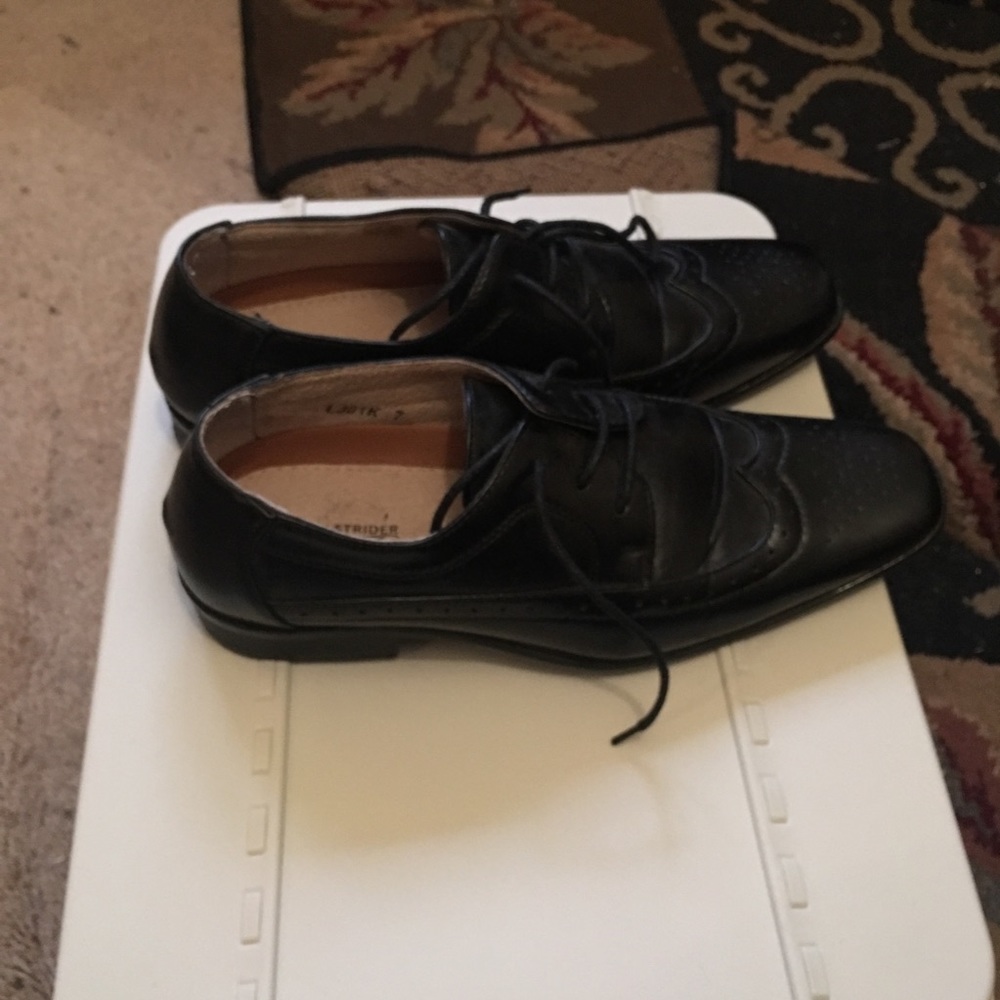 Young Male Shoe - Easy Strider